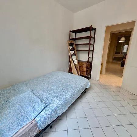 Bright & Spacious 2-bedroom - Parking & Close To Train Station & Downtown * גרנובל