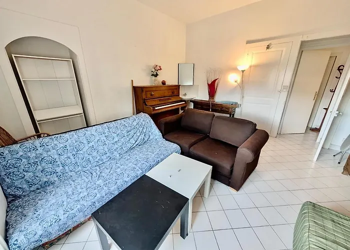 شقة Bright & Spacious 2-bedroom - Parking & Close To Train Station & Downtown غرونوبل